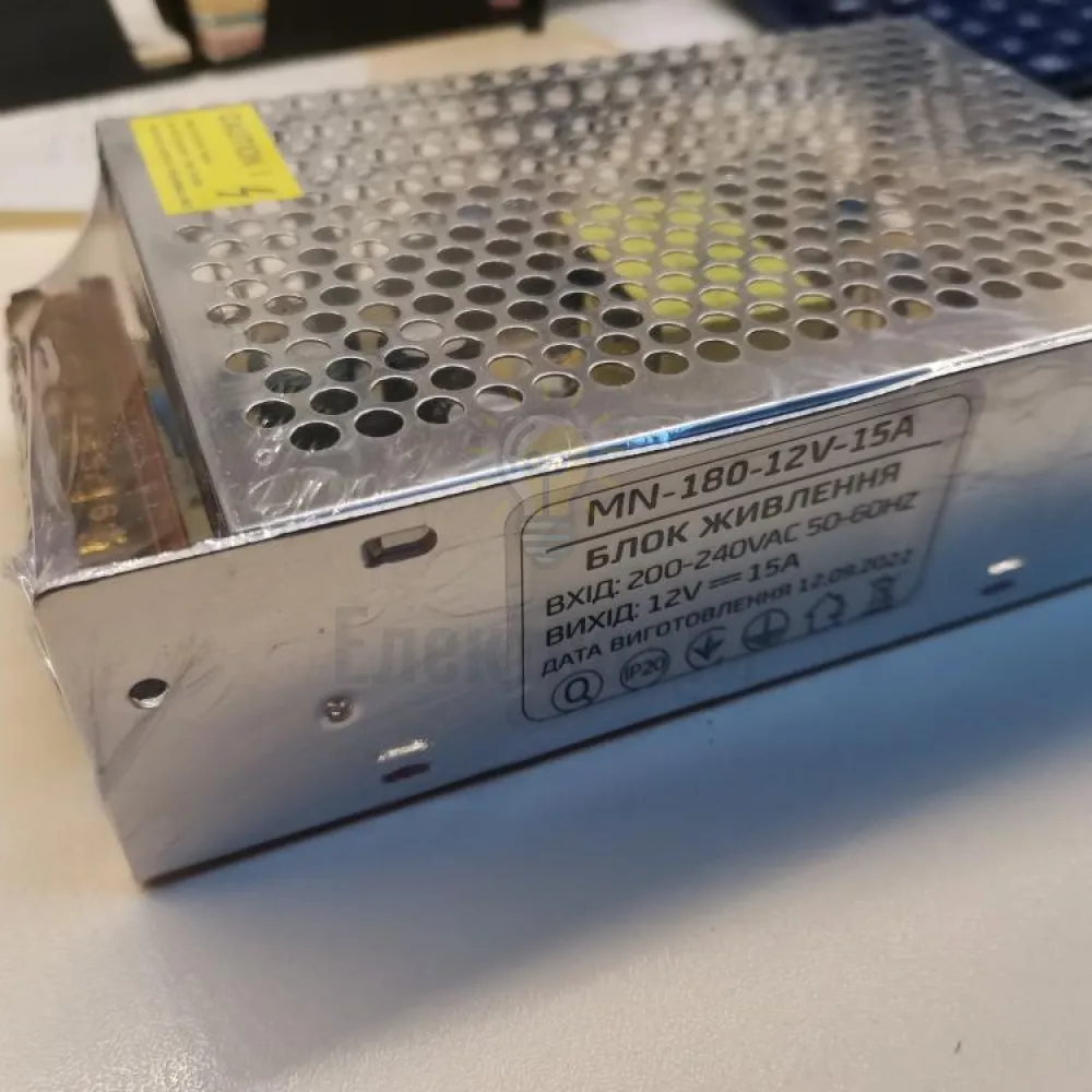 Блок  живлення 12В MN Блок живлення MN 15А - 180W 1013375 
